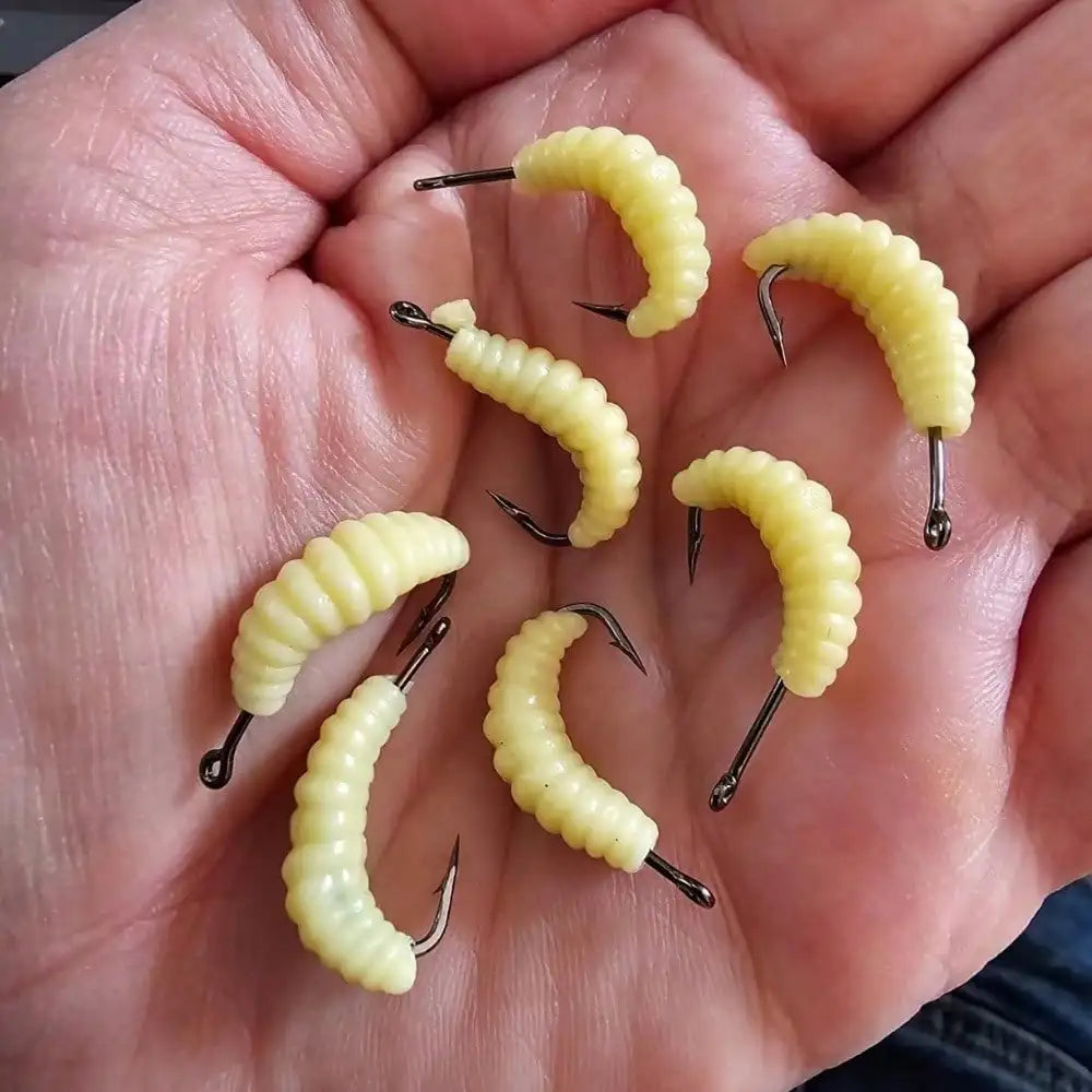30pcs Rubber Maggot Fishing Lures with Hooks, 22mm Artificial Baits for Trout, Sunfish, Bluegill, Carp & Freshwater Fishing, Soft Bait Bulk Set