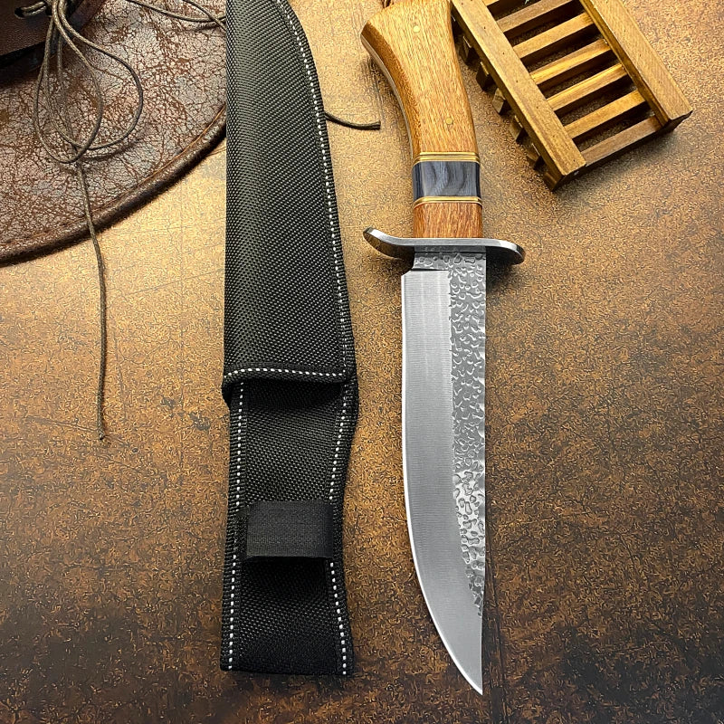 Stainless steel fixed knife, practical knife for outdoor hunting and camping, anti-slip wooden handle knife, hammer-textured