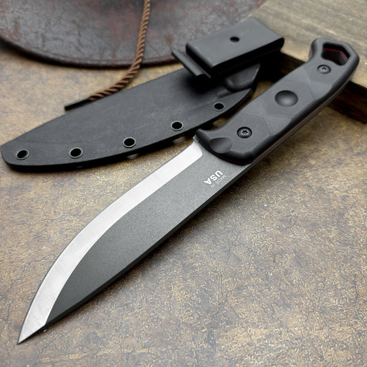 Stainless steel outdoor fixed-blade knife with non-slip handle. It is a multi-purpose tool suitable for outdoor survival, adventure, wild fishing and camping, equipped with a knife sheath. Also recommended as a gift for men.